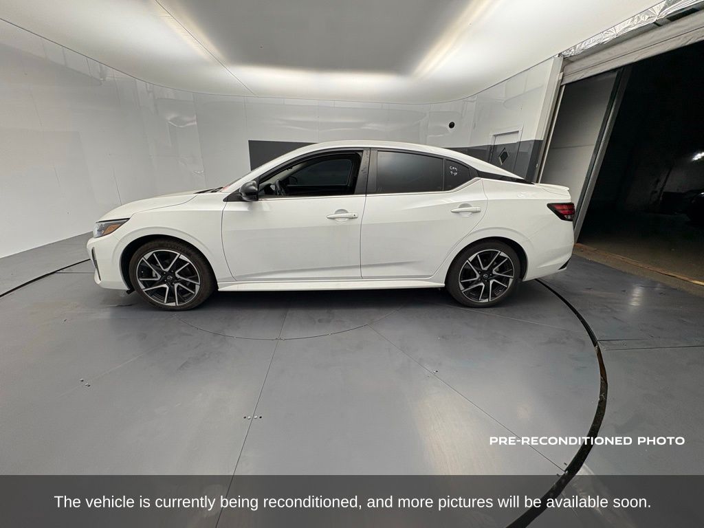 2024 Nissan Sentra SR photo 2
