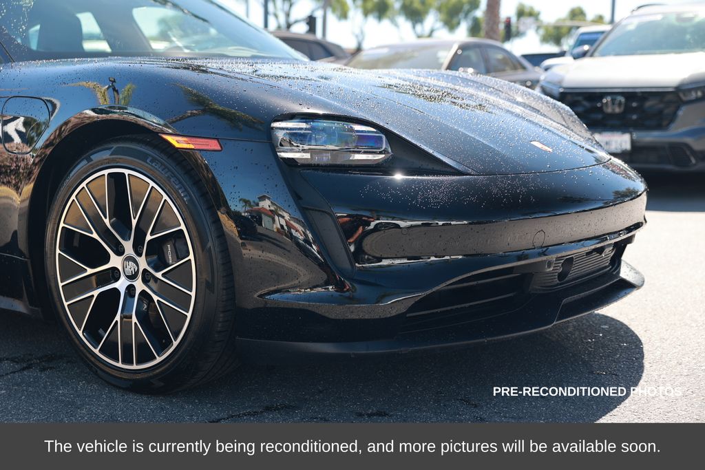 2023 Porsche Taycan photo 6