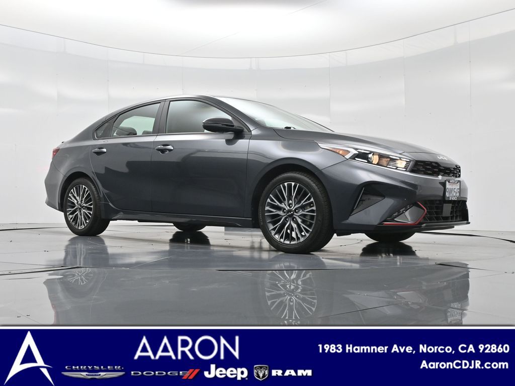 2024 Kia Forte GT-Line photo 2