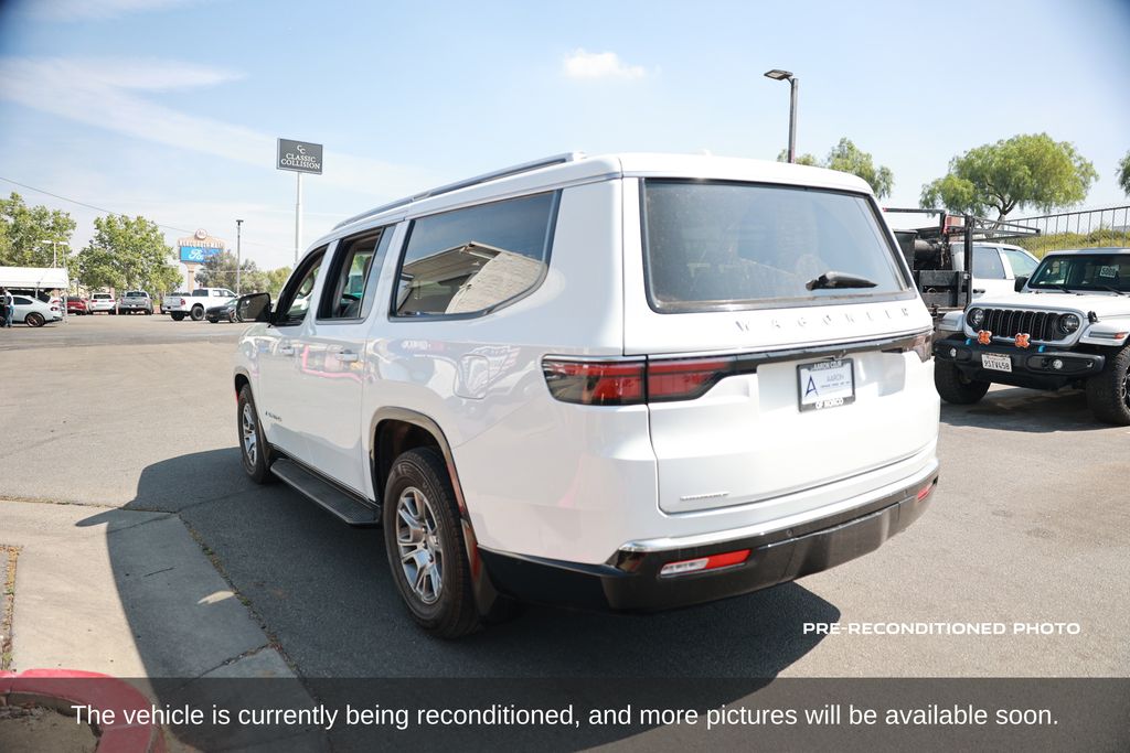 2023 Jeep Wagoneer L Base photo 3