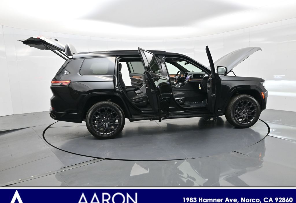 2025 Jeep Grand Cherokee L Summit Reserve photo 2