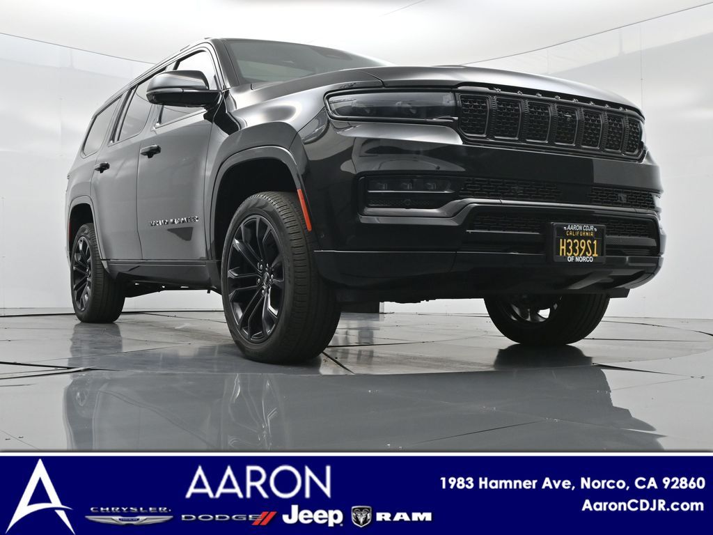 2023 Jeep Grand Wagoneer II photo 2