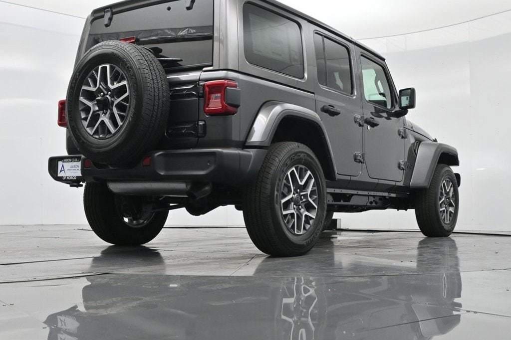 2025 Jeep Wrangler 4-Door Sahara - Photo 14