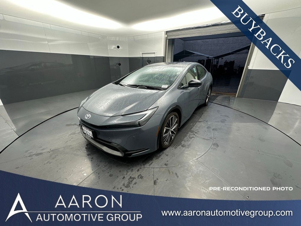 Used 2025 Toyota Prius XLE Hatchback