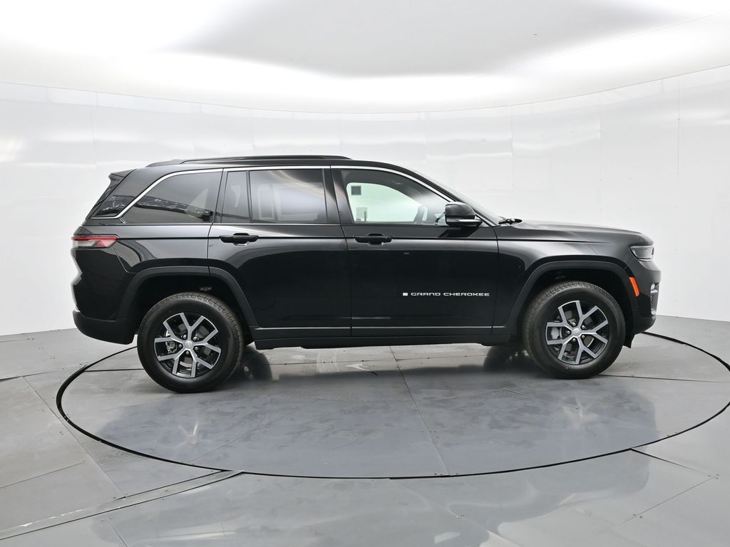 2025 Jeep Grand Cherokee Limited photo 4