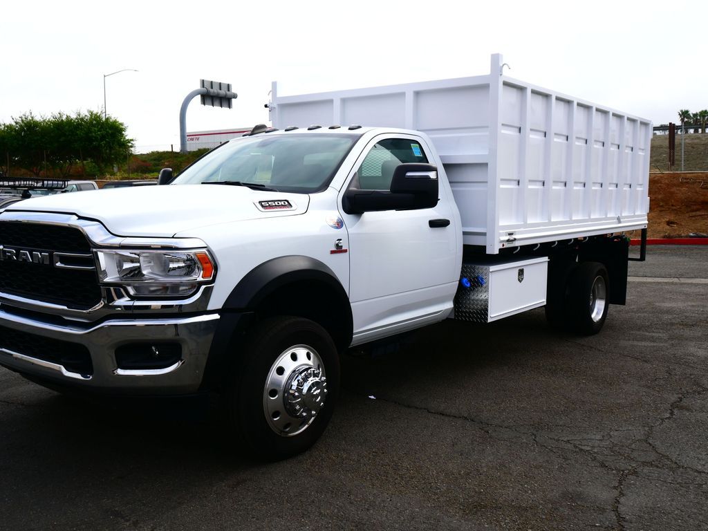 2024 Ram 5500 Tradesman photo 3