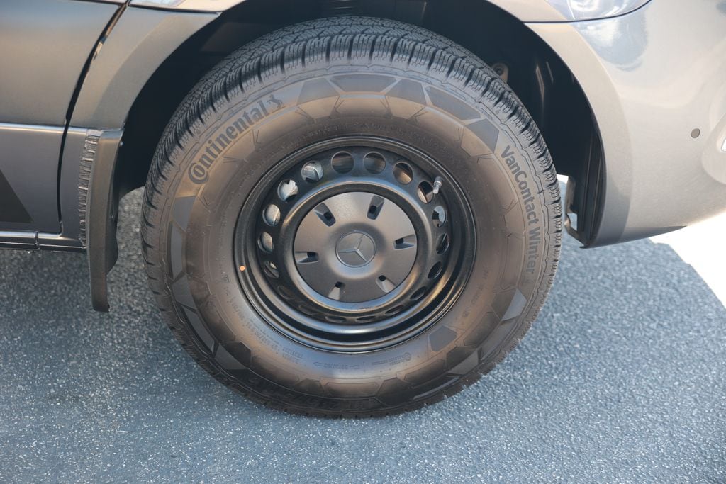 2022 Mercedes-Benz Sprinter 2500 Standard Roof I4 photo 3