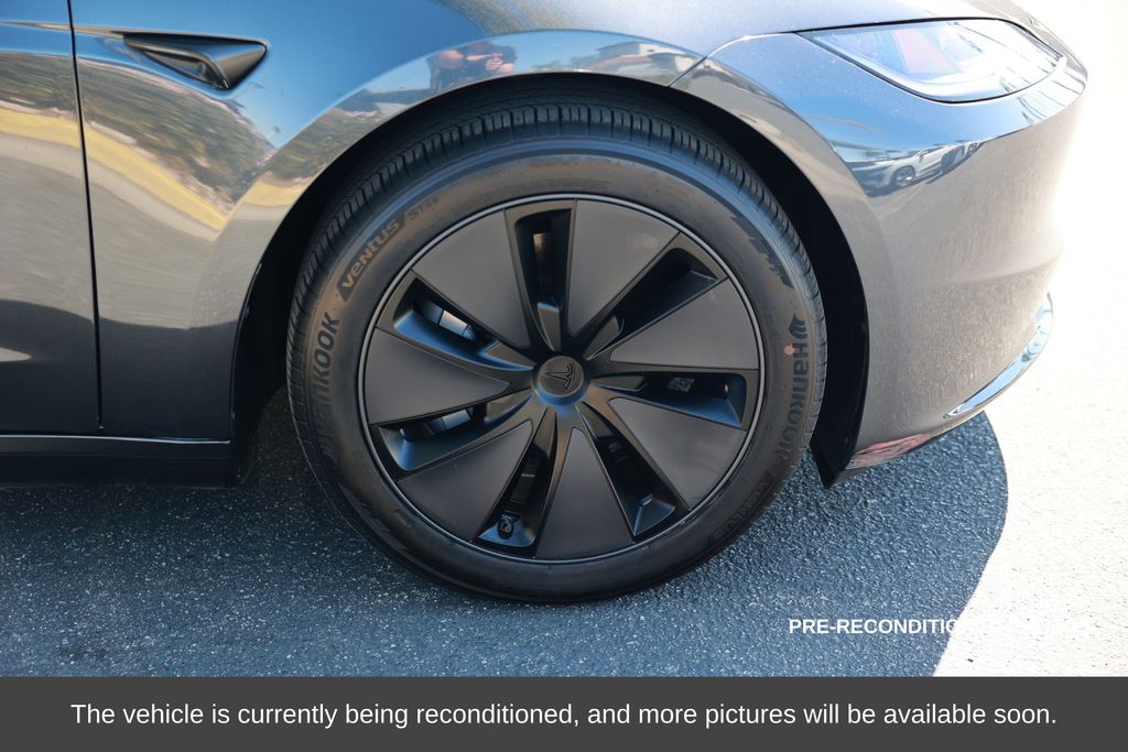 2024 Tesla Model 3 Base photo 3