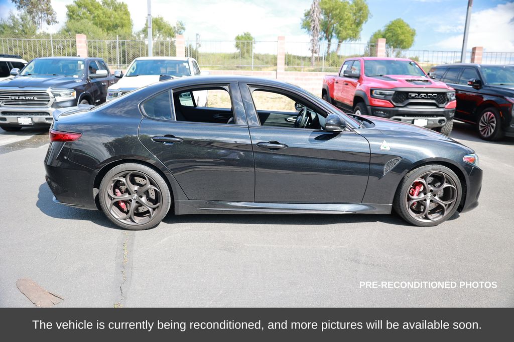 2023 Alfa Romeo Giulia Quadrifoglio photo 6