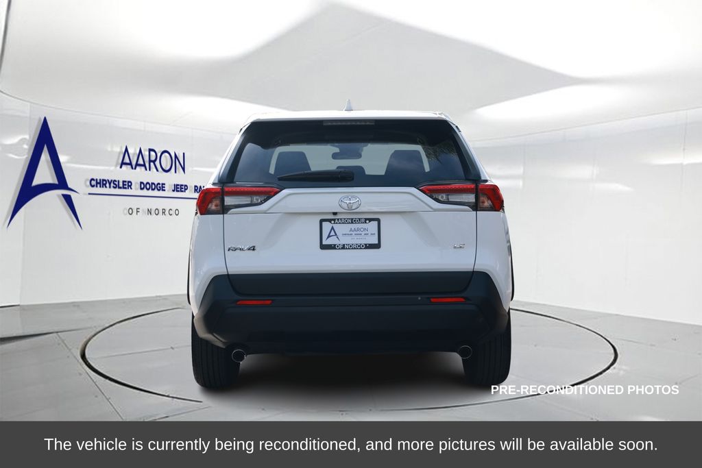 2024 Toyota RAV4 LE photo 2