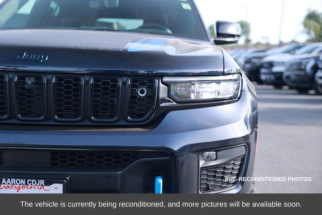 2022 Jeep Grand Cherokee 4xe Trailhawk photo 4