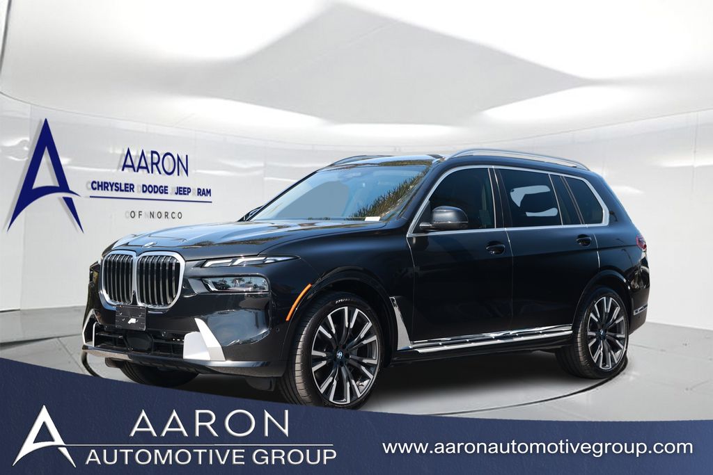 2023 BMW X7 xDrive40i's photo