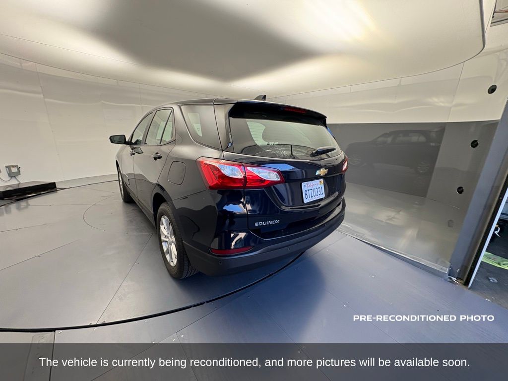 2021 Chevrolet Equinox LS photo 3