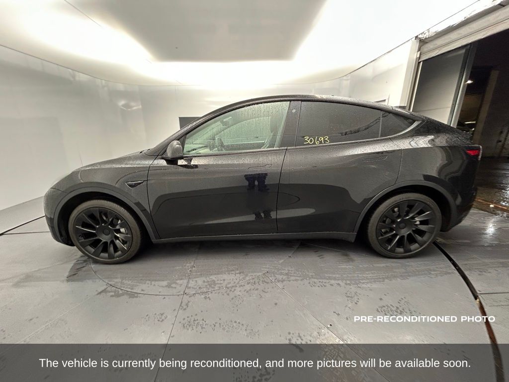 2020 Tesla Model Y Long Range photo 2