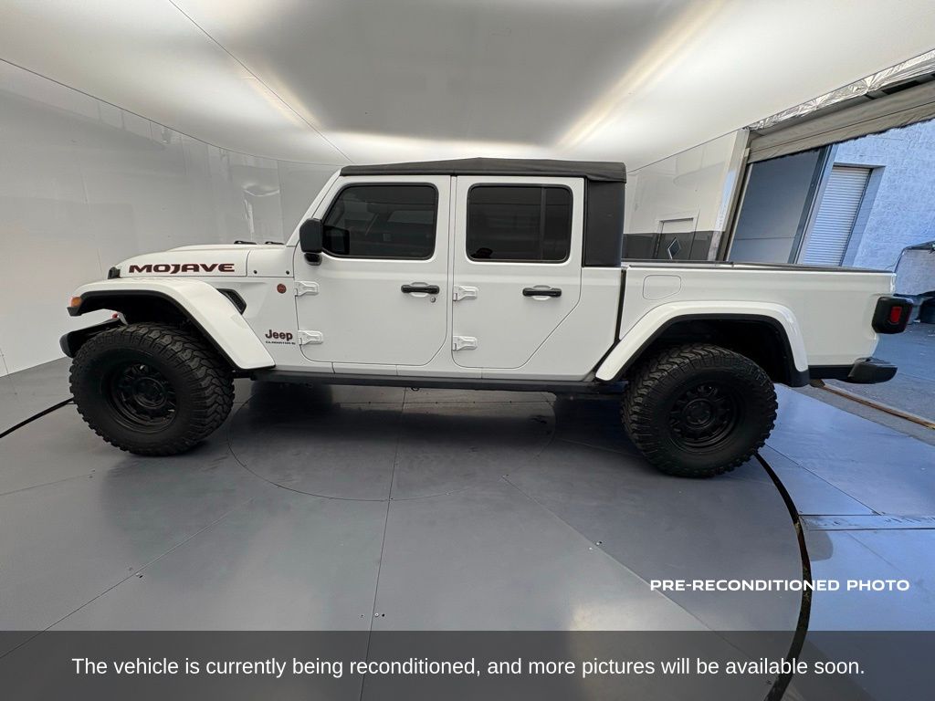 2023 Jeep Gladiator Mojave photo 2