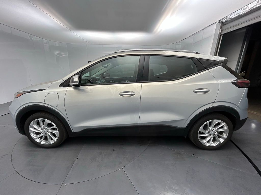 Used 2022 Chevrolet Bolt EUV LT with VIN 1G1FY6S03N4105272 for sale in Norco, CA