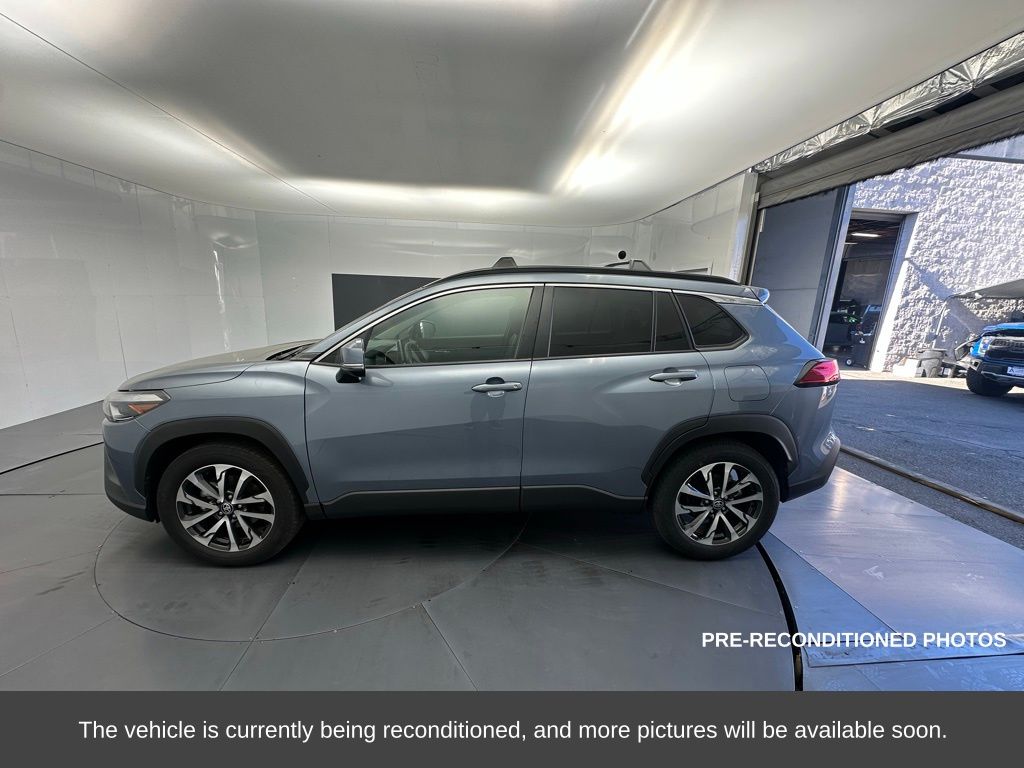 Used 2023 Toyota Corolla Cross XLE with VIN 7MUDAAAG7PV072374 for sale in Northfield, Minnesota