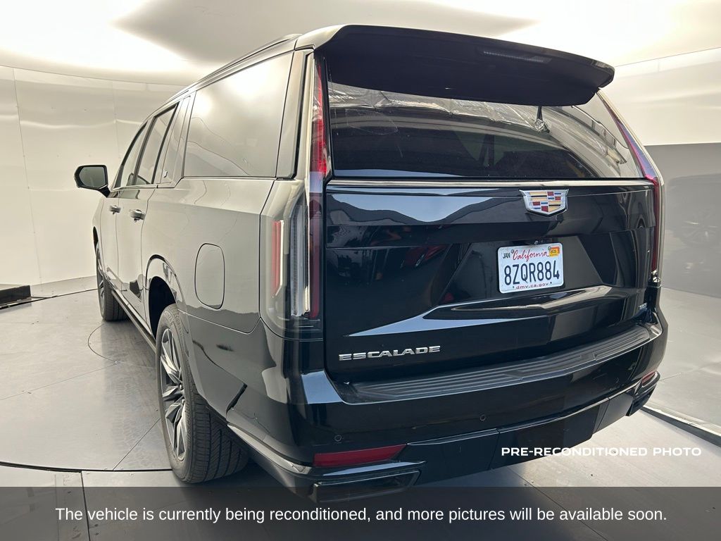 2022 Cadillac Escalade ESV Sport Platinum photo 2