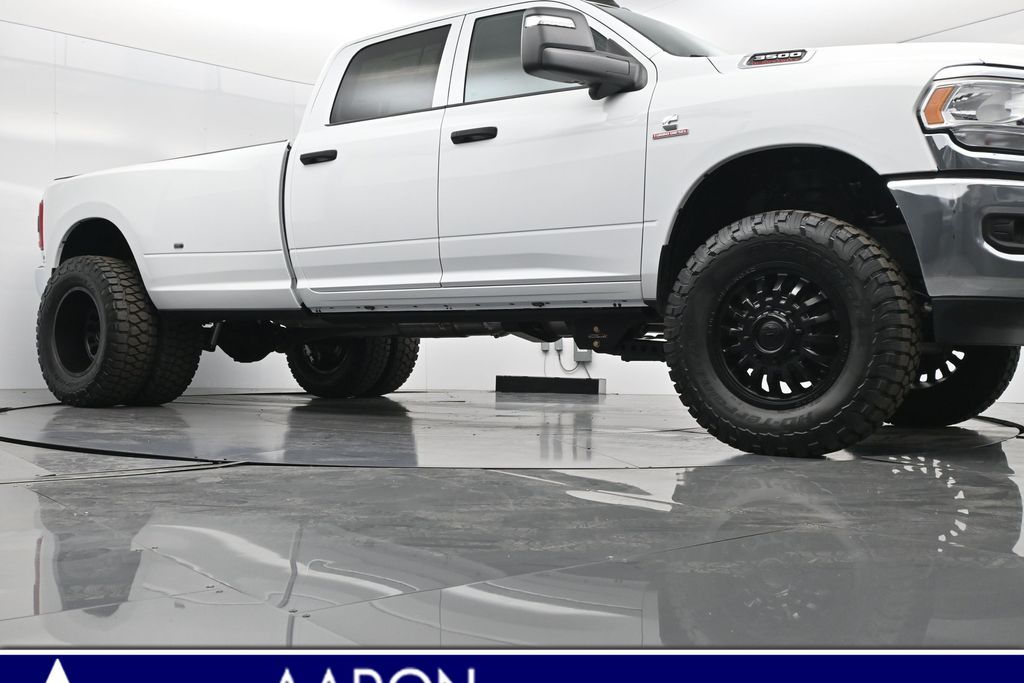 2024 Ram 3500 Tradesman photo 2