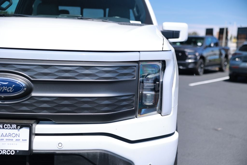 2023 Ford F-150 Lightning photo 4