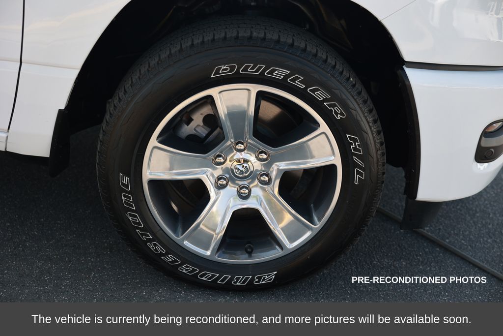 2025 Ram 1500 Tradesman photo 3