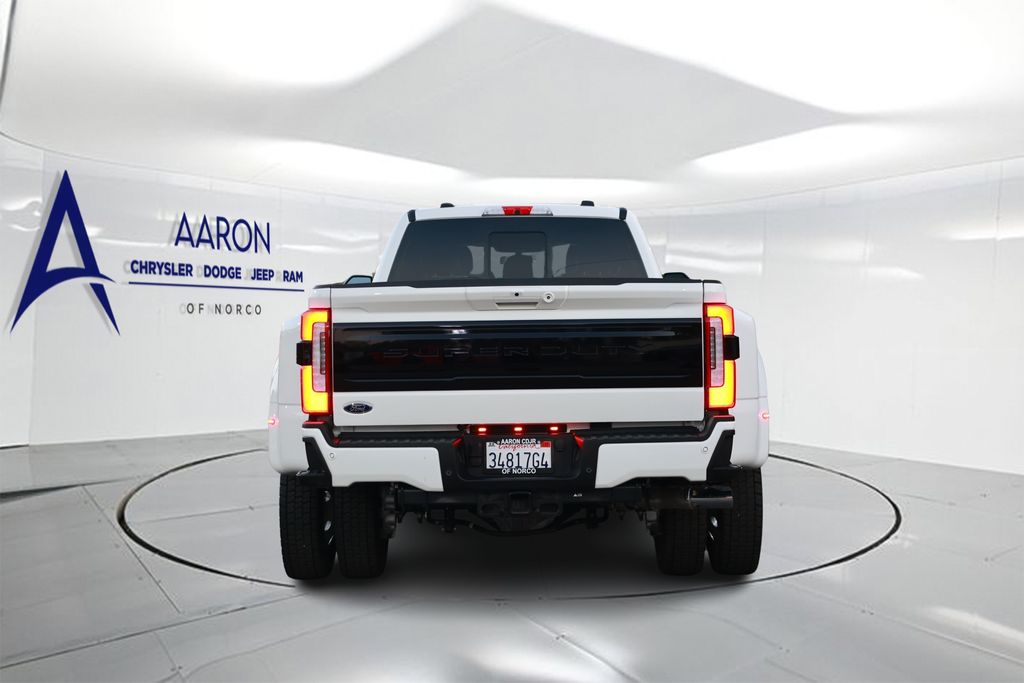 2025 Ford F-450 photo 2