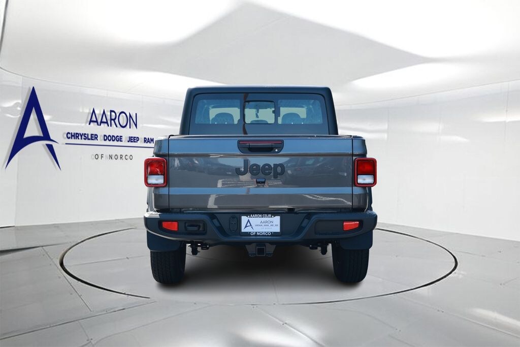 New 2026 Jeep Gladiator Sport Pickup