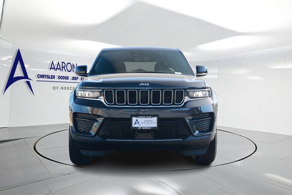 New 2026 Jeep Grand Cherokee Laredo Sport Utility