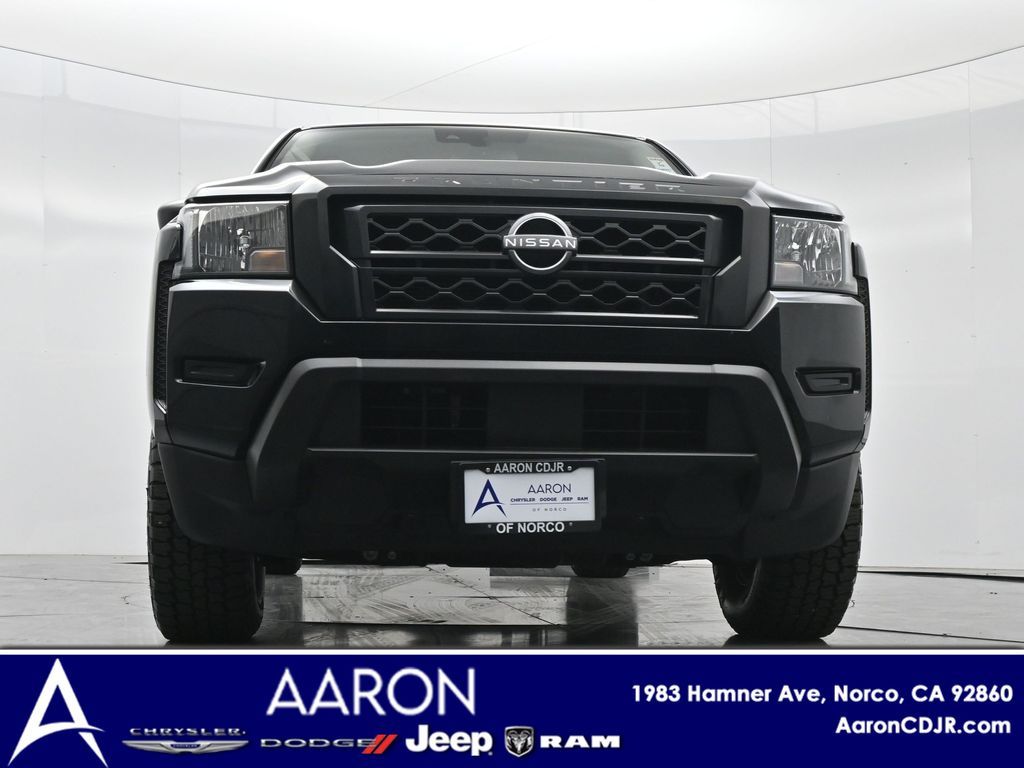 2022 Nissan Frontier S photo 2