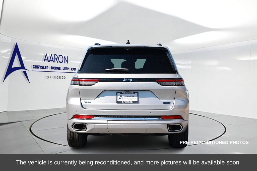 2023 Jeep Grand Cherokee 4xe Overland photo 2