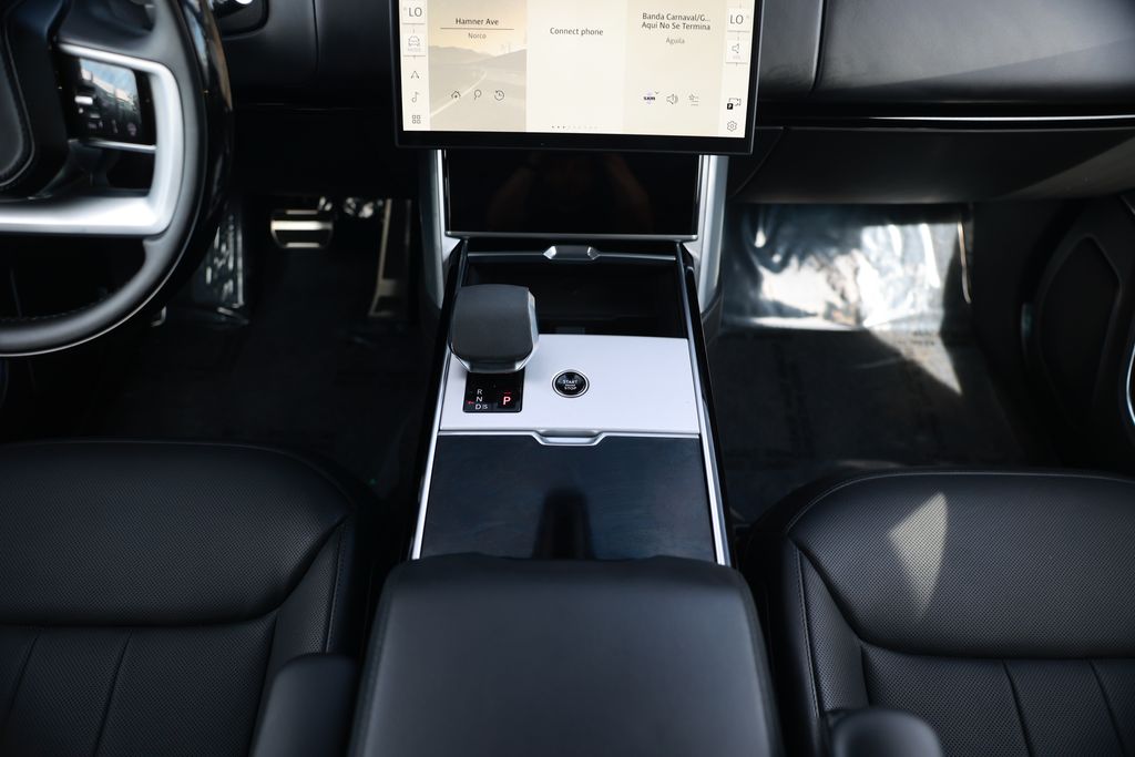 2025 Land Rover Range Rover SE - Photo 28