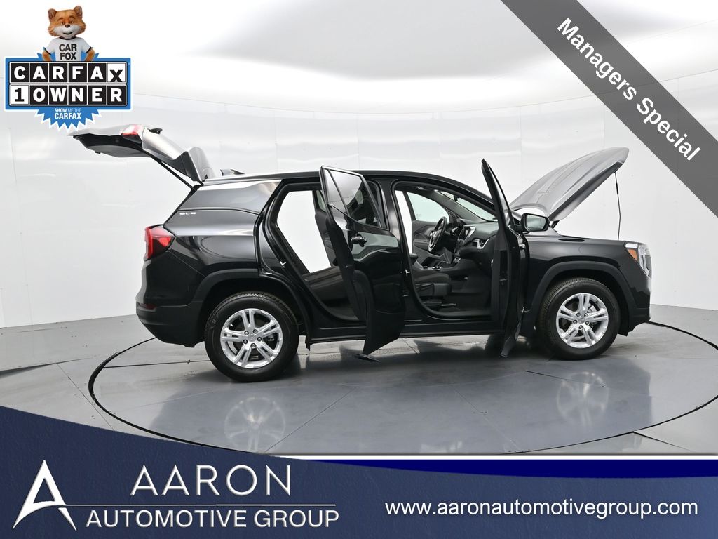 2024 Gmc Terrain SLE photo 2