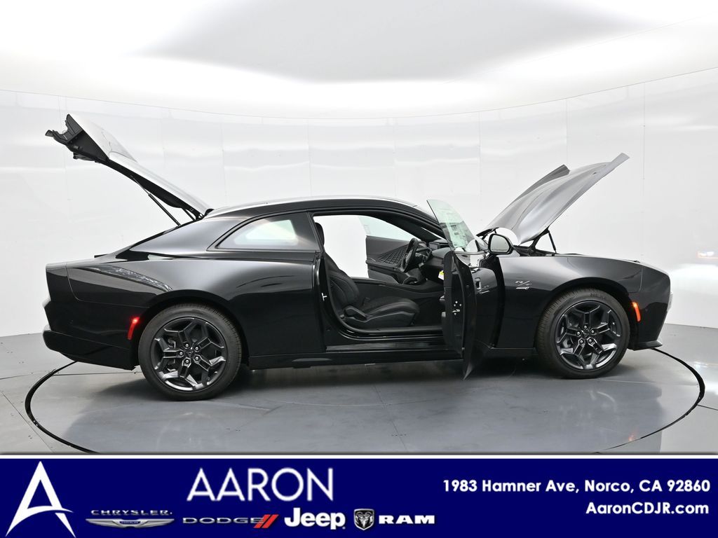 2025 Dodge Charger R/T photo 3