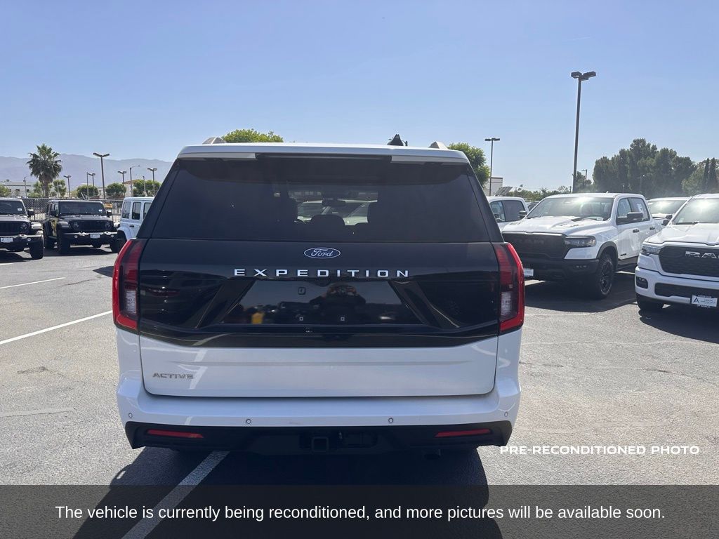 2025 Ford Expedition Active photo 4