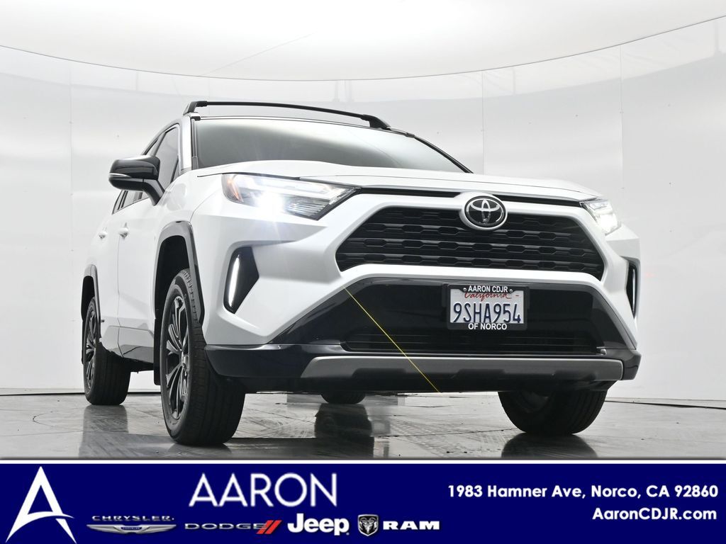 2025 Toyota RAV4 Hybrid XSE photo 2
