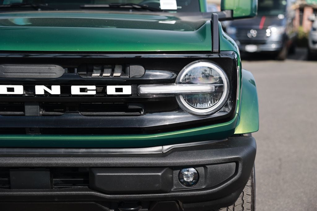2025 Ford Bronco Outer Banks photo 4