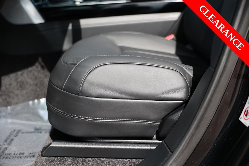 2025 Land Rover Range Rover SE - Photo 18