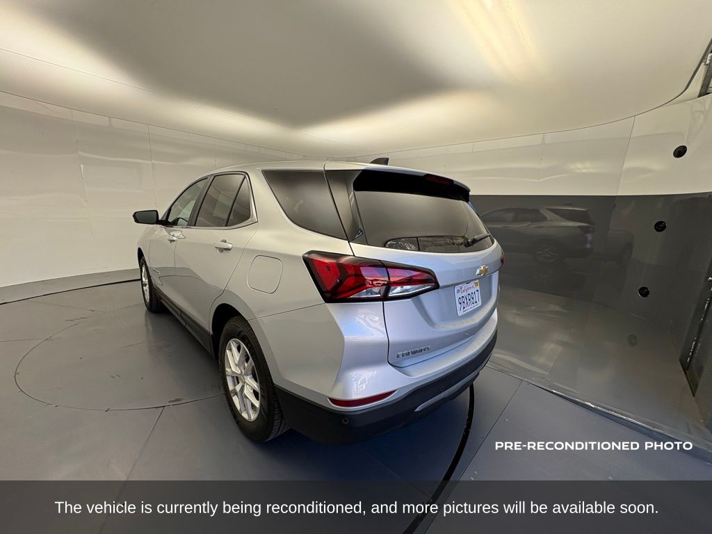 2022 Chevrolet Equinox photo 3