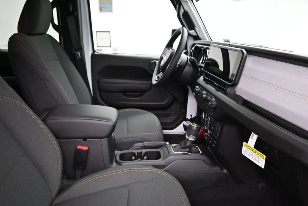 2025 Jeep Wrangler 4-Door Willys - Photo 16
