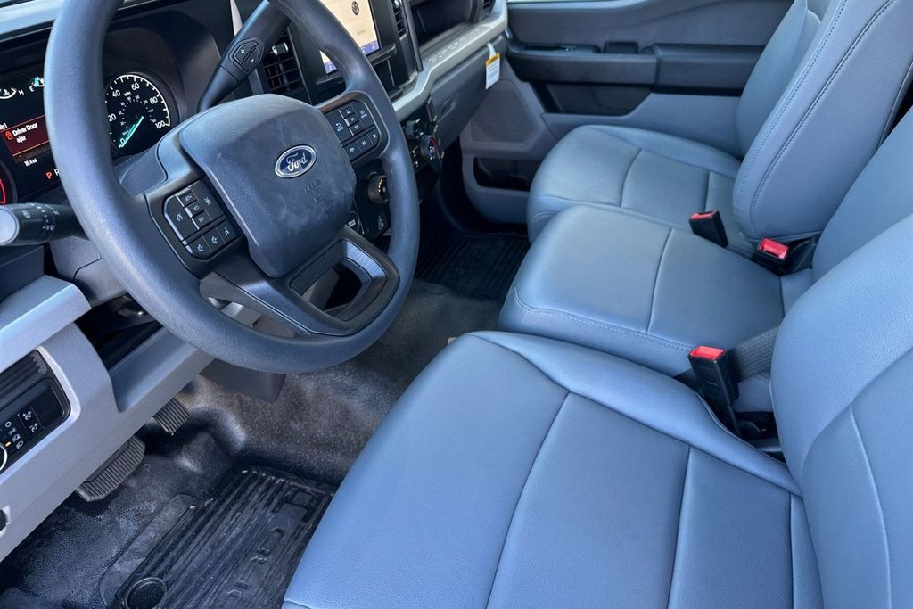 2024 Ford F-450 Super Duty Chassis Cab XL - Photo 10