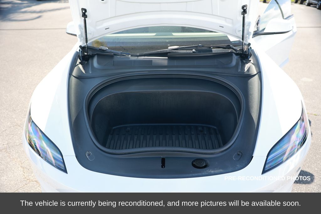 2025 Tesla Model 3 Long Range photo 2