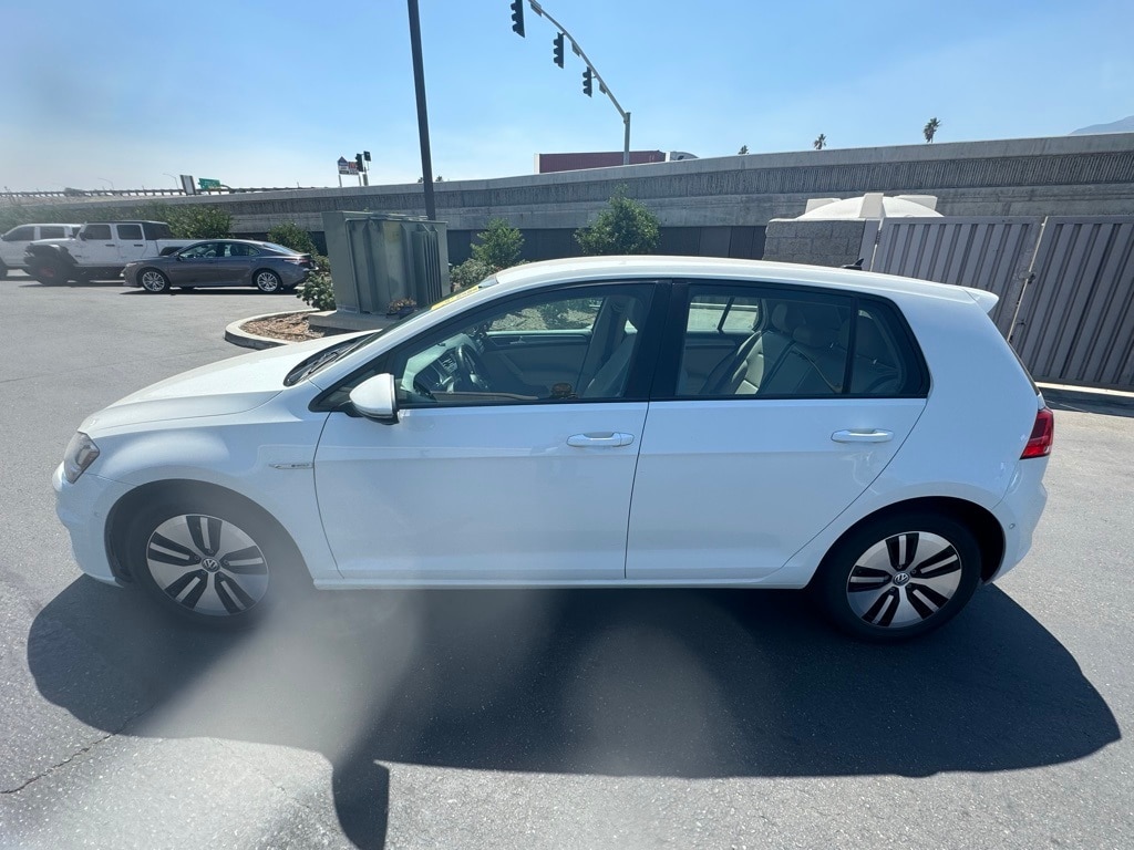 Used 2016 Volkswagen e-Golf e-Golf SEL Premium with VIN WVWPP7AU0GW917113 for sale in Norco, CA