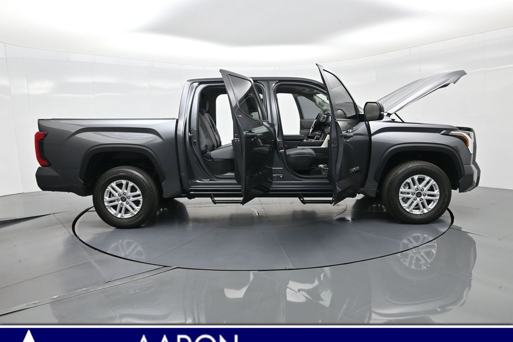 2024 Toyota Tundra SR5 CrewMax photo 3