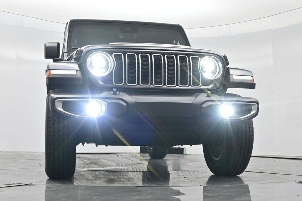 2025 Jeep Wrangler 4-Door Sahara - Photo 30