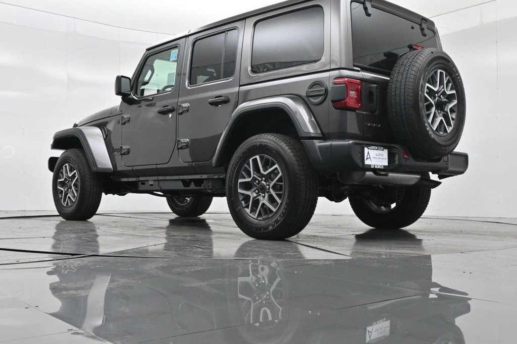 2025 Jeep Wrangler 4-Door Sahara - Photo 18