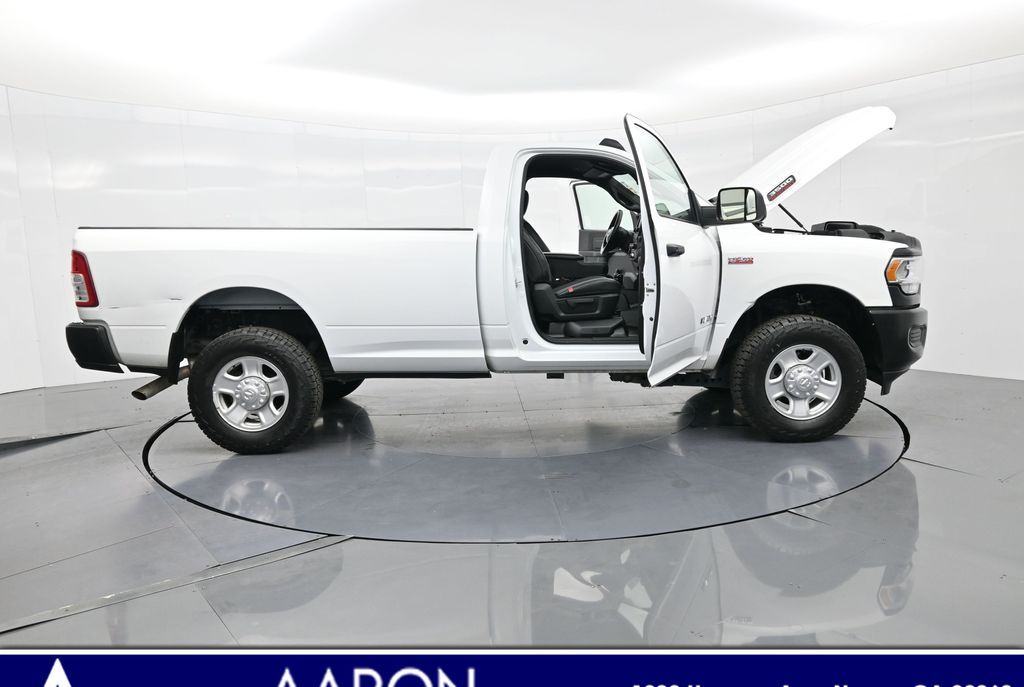 2022 Ram 3500 Tradesman photo 3