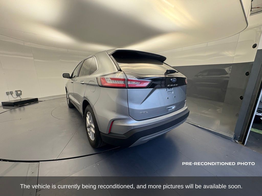 2024 Ford Edge SEL photo 3