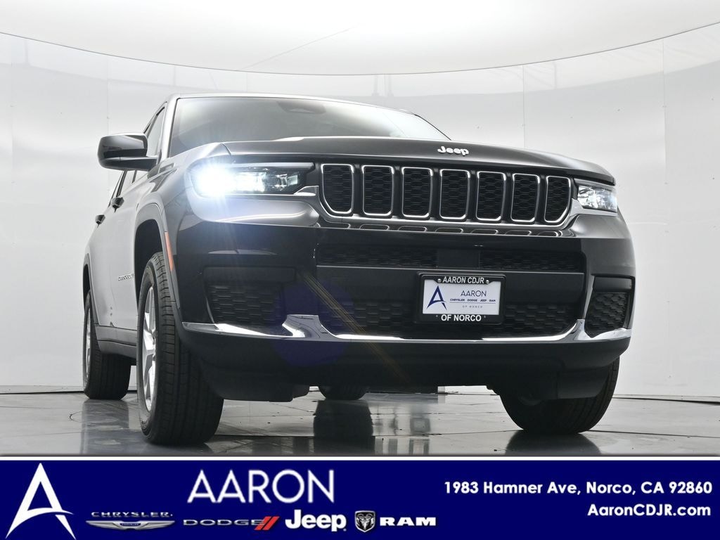 New 2025 Jeep Grand Cherokee L Laredo Sport Utility