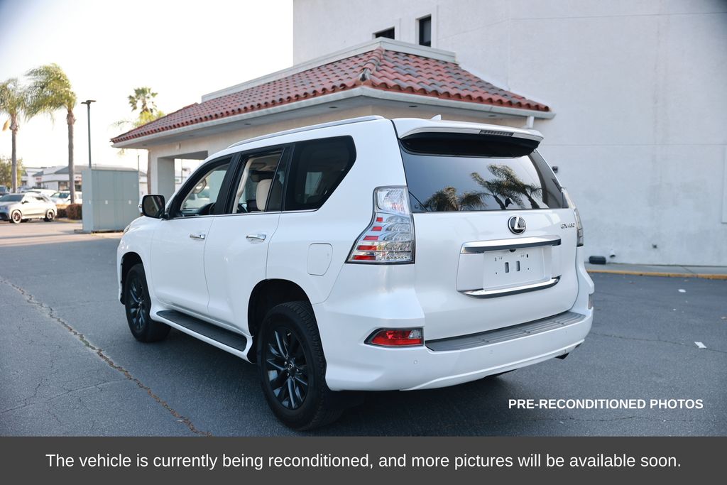 2023 LEXUS GX 460 photo 2