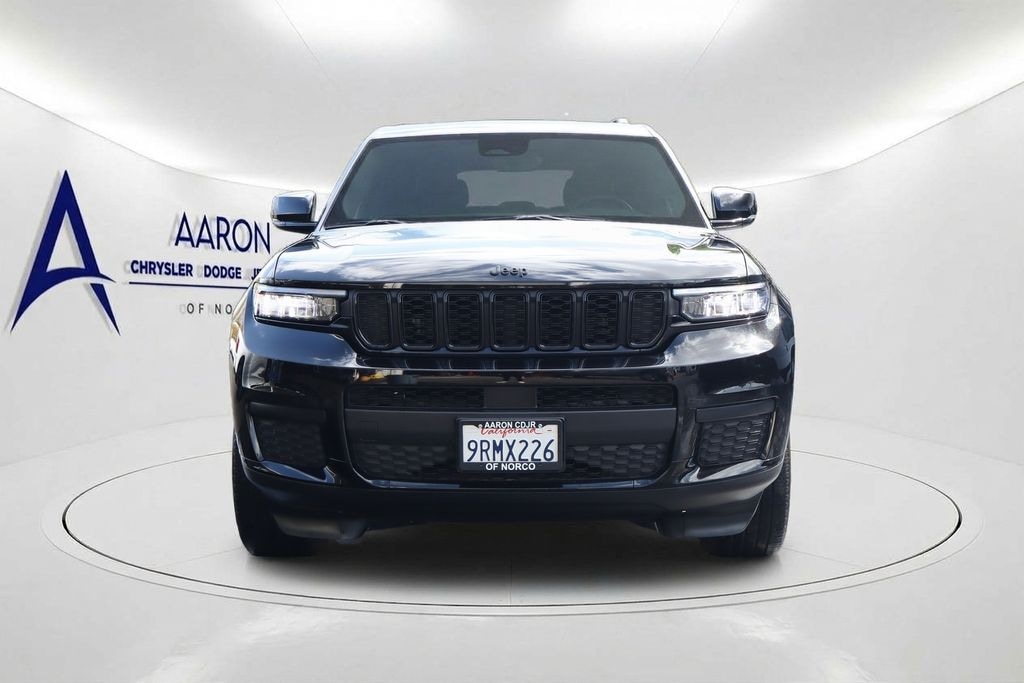 Used 2024 Jeep Grand Cherokee L Laredo SUV